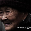 梦见死去的妈妈,揭秘梦见逝去母亲的深层含义