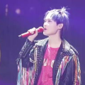 李宇春的演唱会,音乐与视觉的盛宴，展现舞台女王魅力