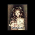 妹妹背着洋娃娃恐怖图片,揭开恐怖童谣背后的惊悚真相